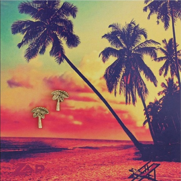 Peaceful Palms Earrings - Picture 1 of 1